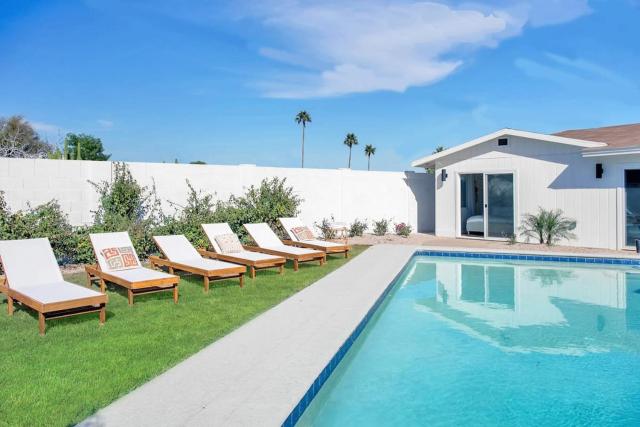Upscale Desert Home Heated Pool