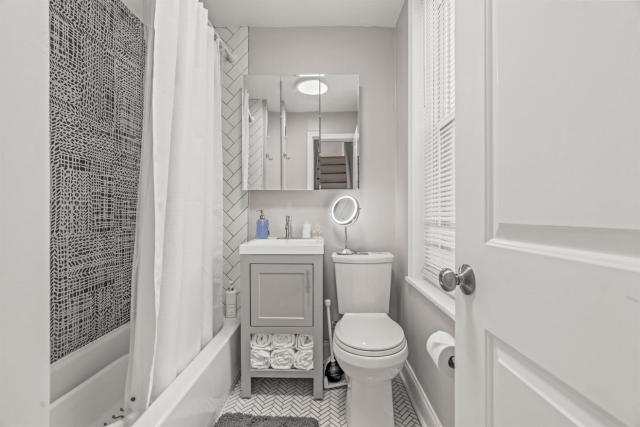 Pet Friendly- Big- King Bed Minutes 2 Stadiums