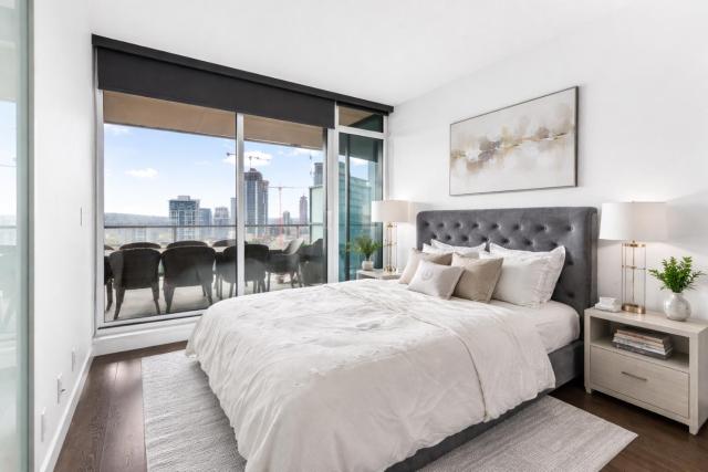 Beautiful 2 Bedroom Suite Prime Downtown Vancouver Stay