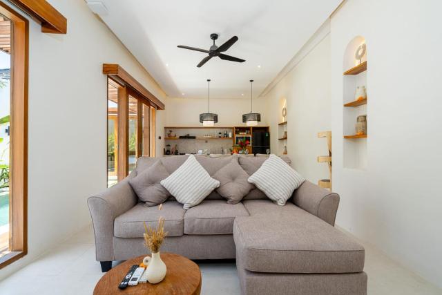 Villa Luna by Elysian - Brand New 2BR Villa with Pool in Kerobokan