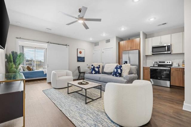 Chic 1BR Steps from The Gulch & Broadway