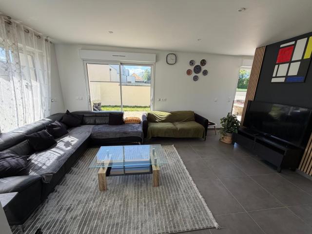 Spacious 4-Bedroom House Near Pegasus Bridge & Caen