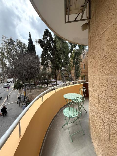 The charm of Jerusalem - Shmuel Hanagid