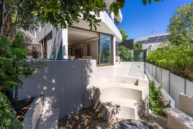La Mirage Apartment - Luxurious, Pool, Firepit, Green Point