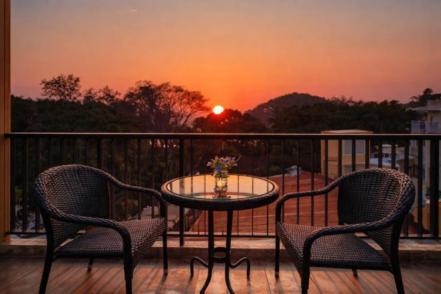 Sea View Apartment with Rooftop Pool - Kata Beach