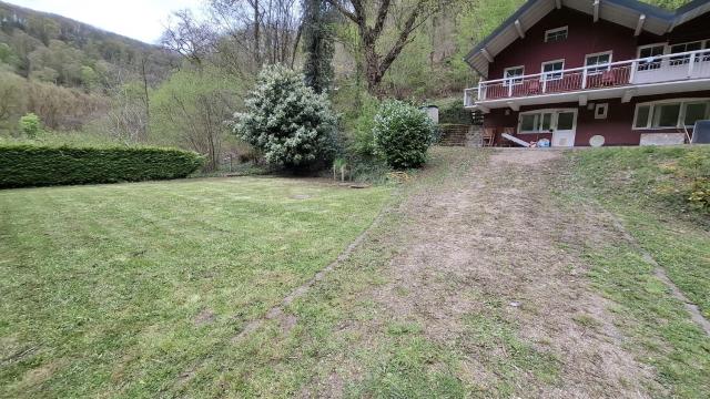 ForestNest Ruhiges Chalet für 8 Personen im Wald mit Kamin