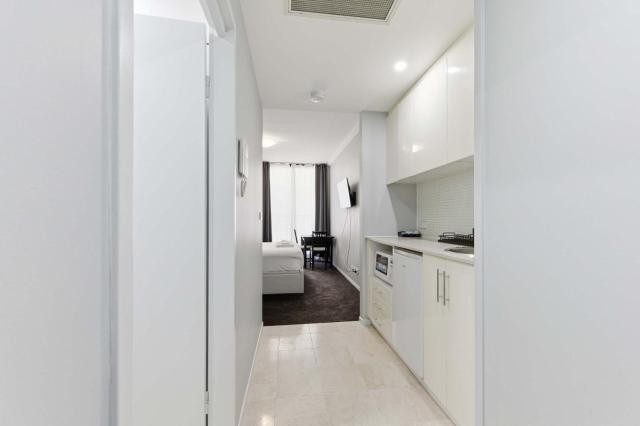 MetaWise 2Bed Next to ICC Darling Harbour 93