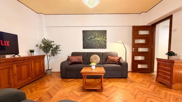 Timeless Stay - Stylish 2BR near Unirii & Cathedral