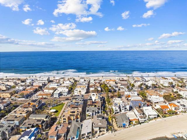Modern Beach Townhome: Steps to Ocean, Bay & Belmont Park