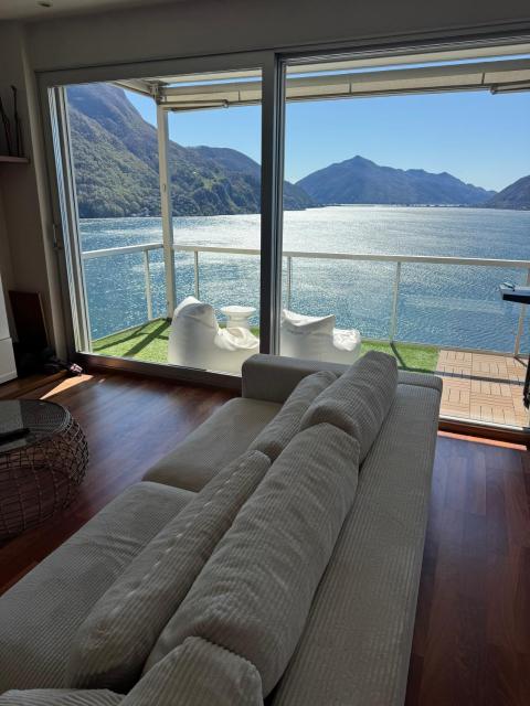 Attico con vista panoramica sul lago - due camere