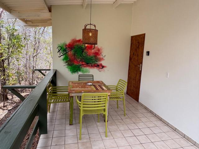 Studio Tropical Paradise - The green flamingo