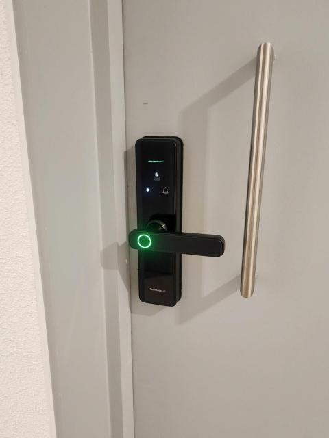 Moderno y acogedor con parking y a pasos del metro