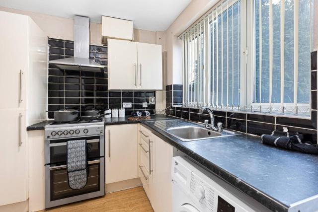 Elegant Spacious Home Close to City Stadium