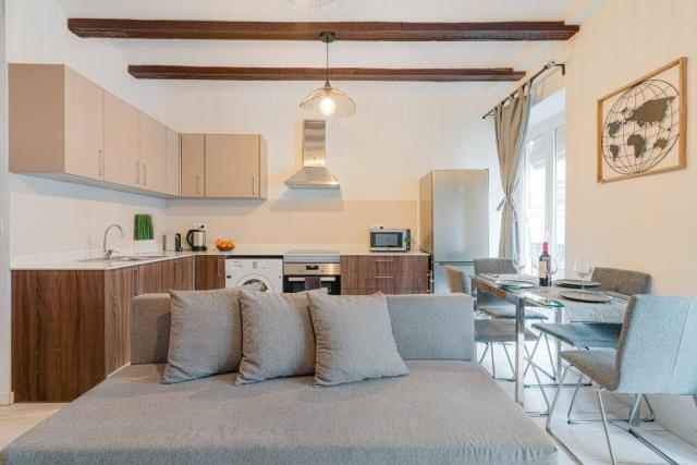 Botanical gardens apartment by Invalencia