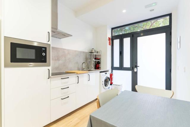 Sant Jordi 1 Stylish Studio by Invalencia