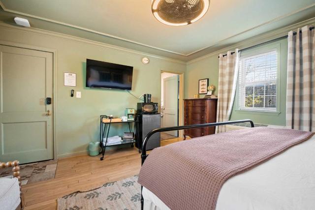 Hiwassee Room on Lookout Mountain