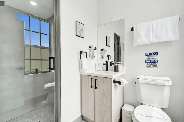 Comfy 1BR in the Heart of SoBe Beach 1 Min Away 309
