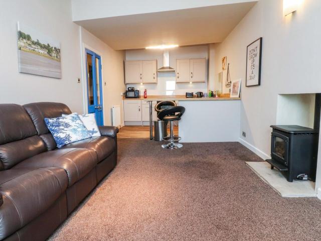 Flat 2, Dorstan