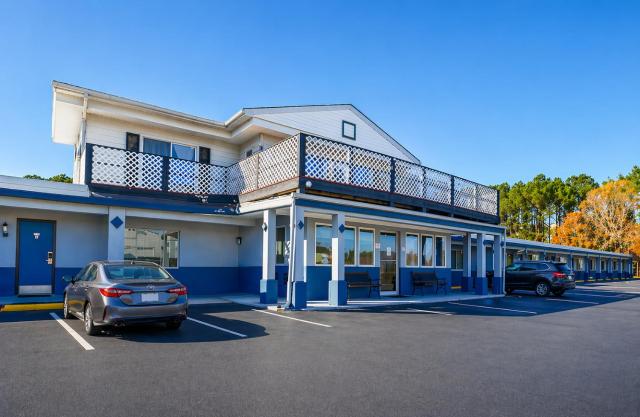 Whispering Pines by Hotel O White stone VA