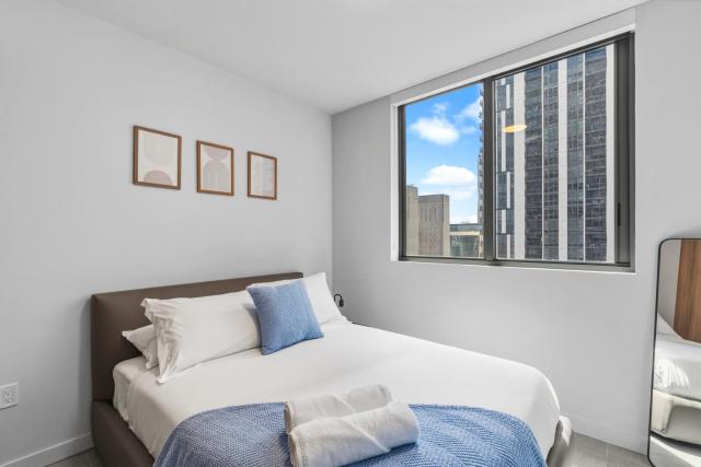 Prime Downtown Stay with Sweeping City Views