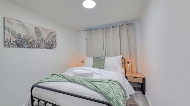 Cozy 2BR Suite Near Zoo & downtown Walk to C-Train