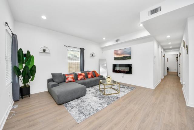 3BR Sleeps 8 Near TMC + NRG • Free Parking