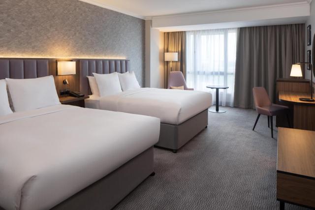 DoubleTree by Hilton Dartford Bridge
