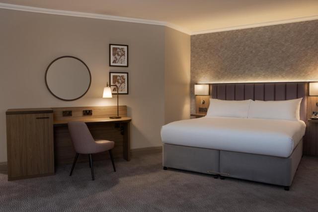 DoubleTree by Hilton Dartford Bridge