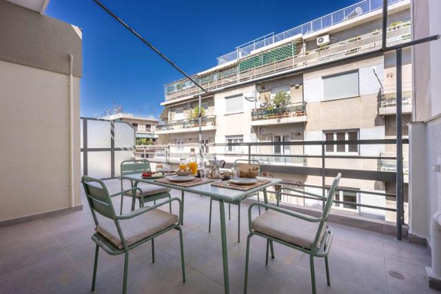 Modern Studio in Exarchia l Private Balcony