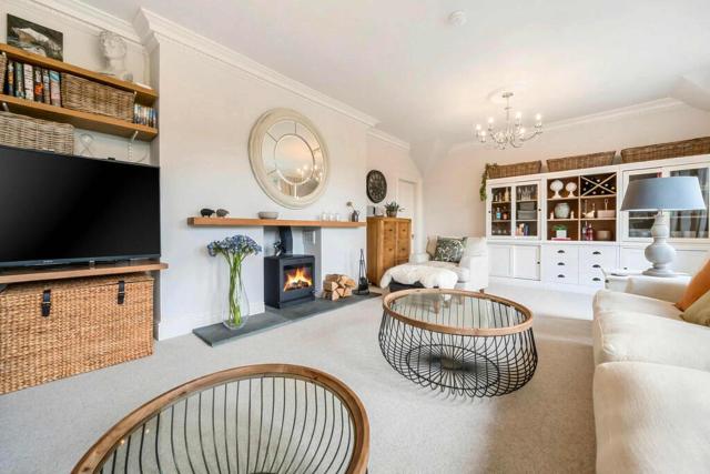 Spacious 3-Bedroom Apartment in Ambleside