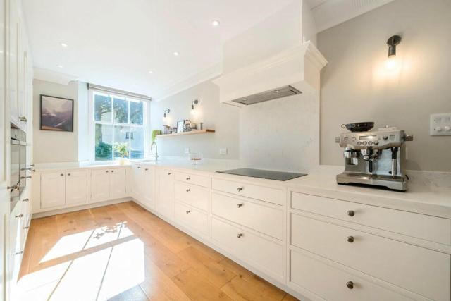 Spacious 3-Bedroom Apartment in Ambleside