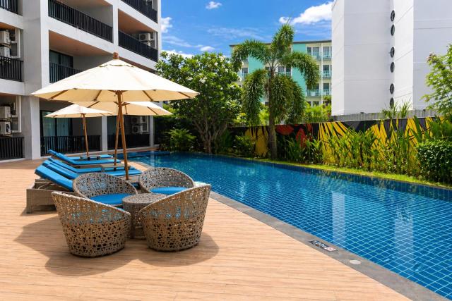 Kata Beach Pool View Condo - 400m from the Beach