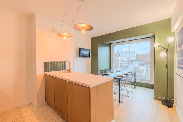 3 bedroom apartment on the Grand Place