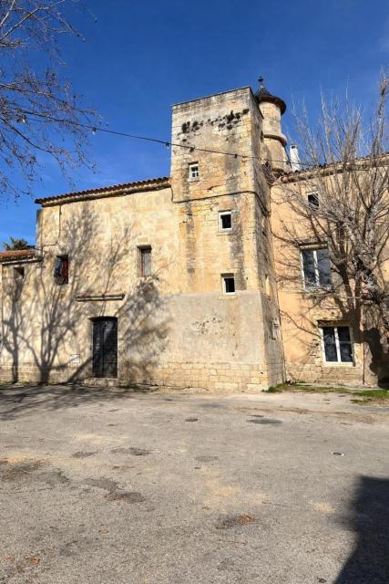 Appart 6 pers dans château clim, tourelle privée