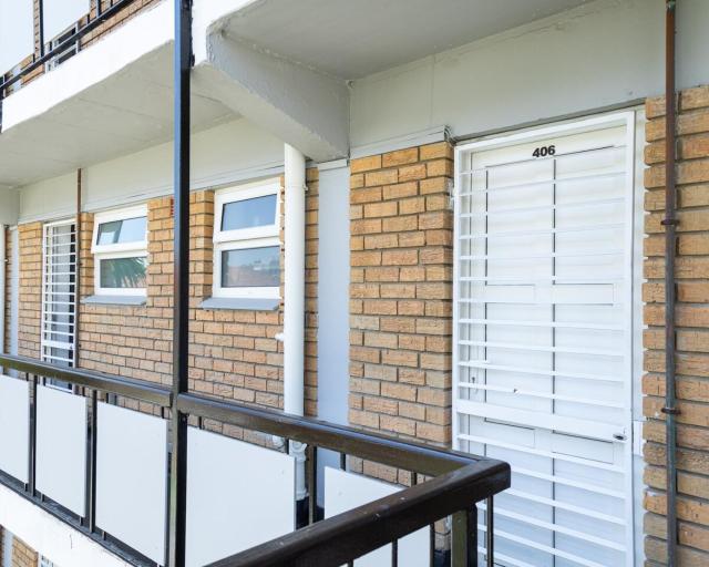 Sleek Urban Studio in Green Point