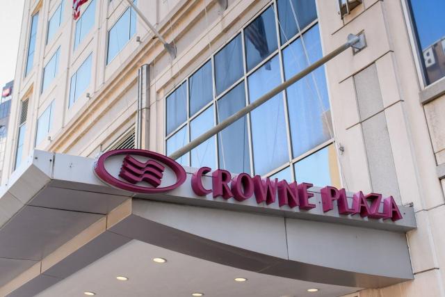 Crowne Plaza Cleveland at Playhouse Square by IHG
