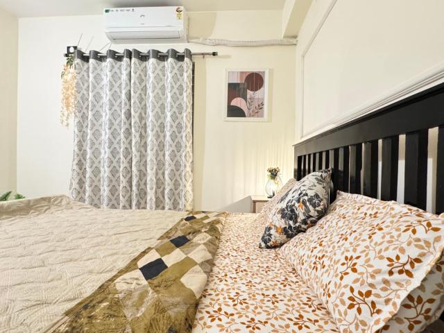 Chic 2BHK Cosy Escape - Near City Centre & IT Hubs