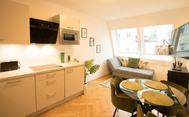 Central & Modern in Trendy Area l HG22
