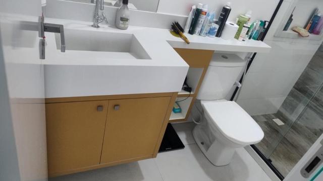 Cobertura em Costa Azul com piscina