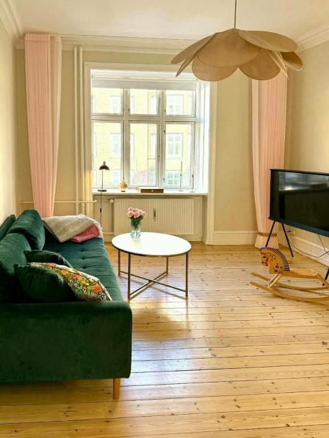 Familievenlig Lejlighed Nær Frederiksberg Have