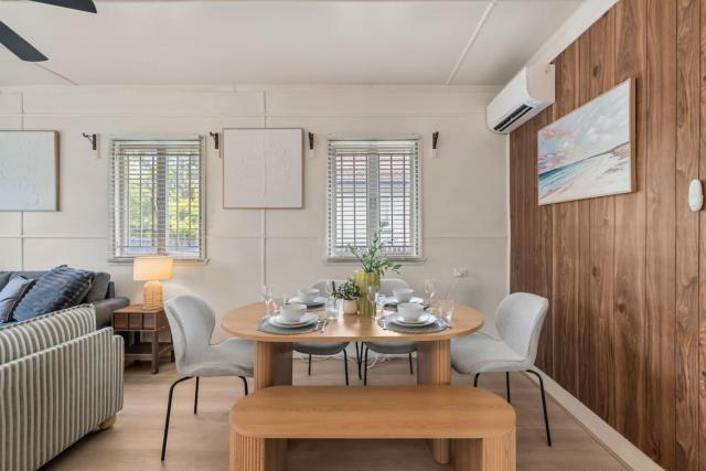 Budget Friendly Stay for 7 Two Minutes Walk to Train