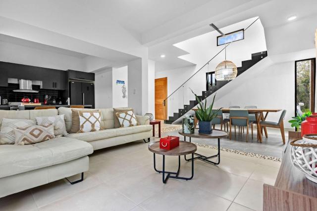 NOK Stylish 3BR Villa By Vistacana