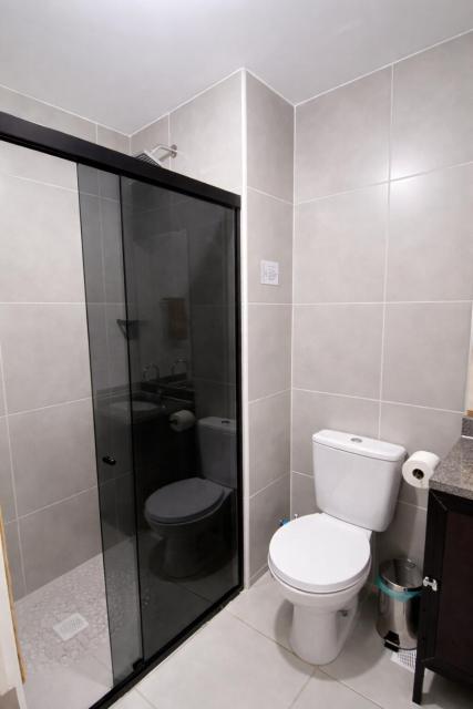 Metrô na porta e Piscina - Até 4 pessoas - Centro