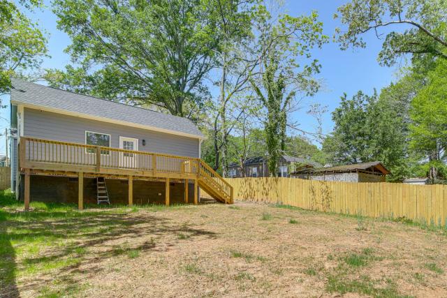 4 Mi to Mercedes-Benz Stadium: ATL Home w/ Yard!