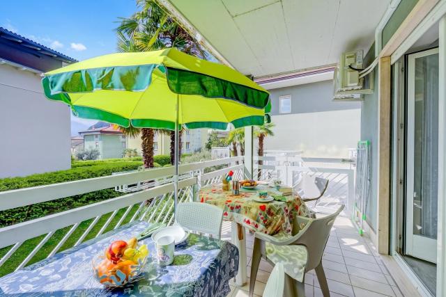 Marina's Green Home - Terrace and Parking - Happy Rentals