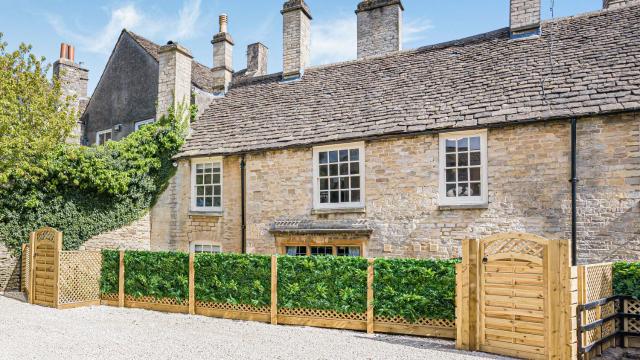 The Nook - 1 Bed apartment, Central Tetbury, King Bed, Coffee Bar