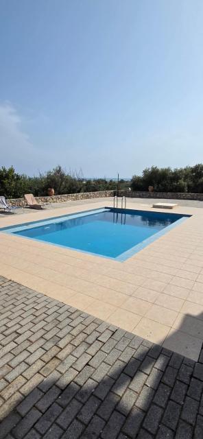 Yassas Apartment with shared pool