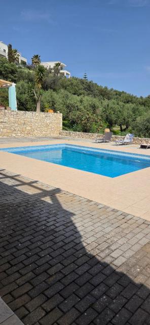 Yassas Apartment with shared pool