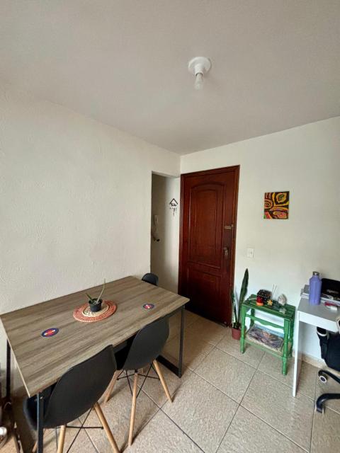 Alugo quarto privado em apartamento