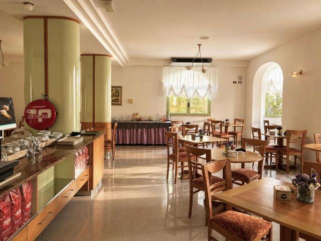Hotel Dover Rooms & Coffee Adults Friendly